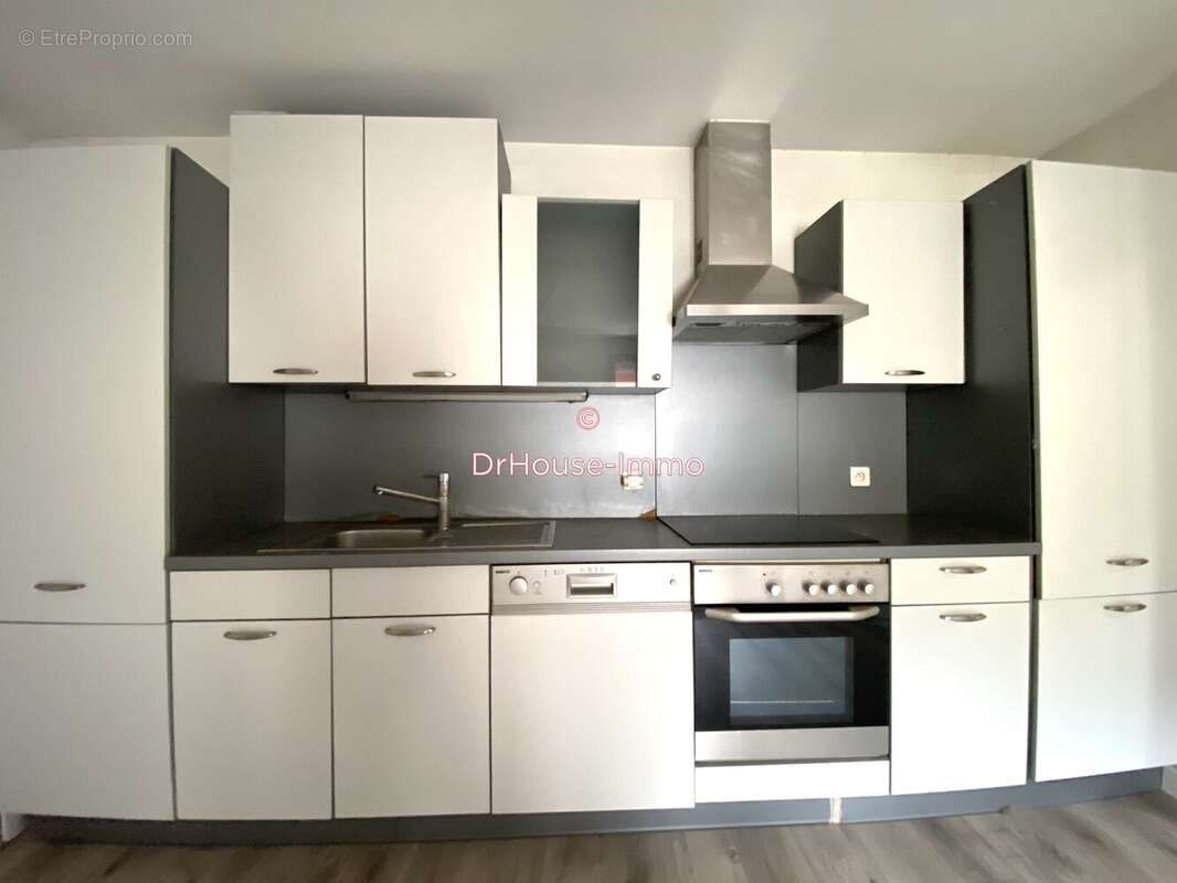 Maison à SAINT-LAURENT-D'AIGOUZE