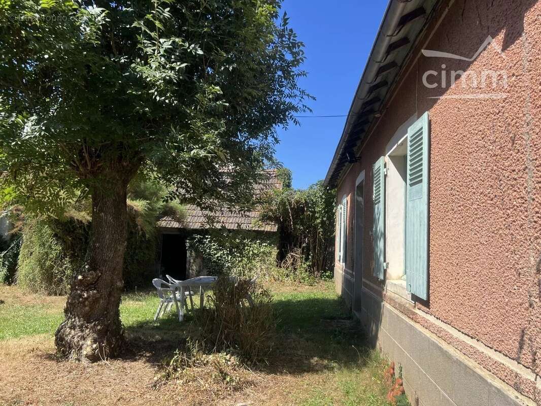 Maison à SALIGNY-SUR-ROUDON