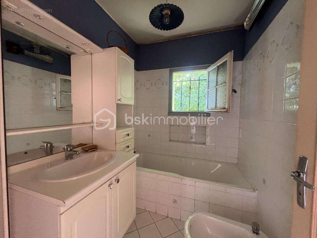 Jolie maison de plus de 213 m2, 6 chambres, jardin de 1500 m2! - photo 13