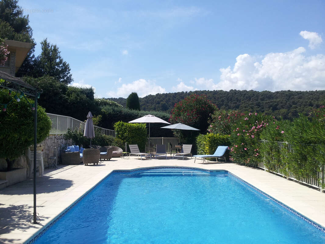 Propriete vence vue degagee collines piscine - photo 20
