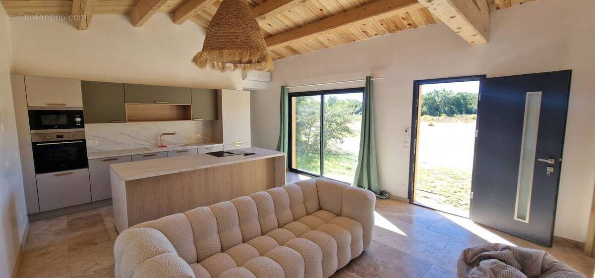 Autre à ROQUEBRUNE-SUR-ARGENS