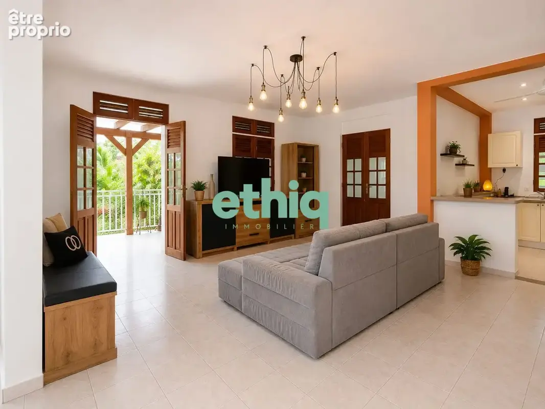 Maison 98 m² à Baie-Mahault  - photo 6