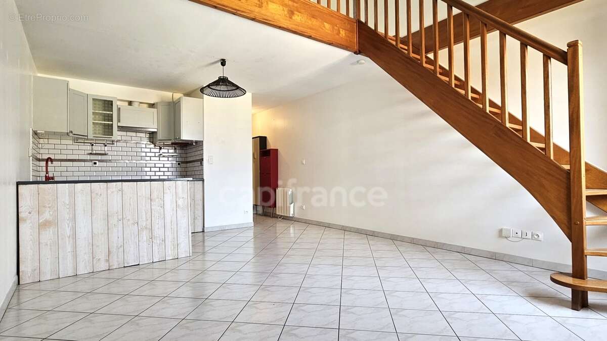 A vendre Appartement Duplex 3 pièces ETRECHY (91) - photo 2