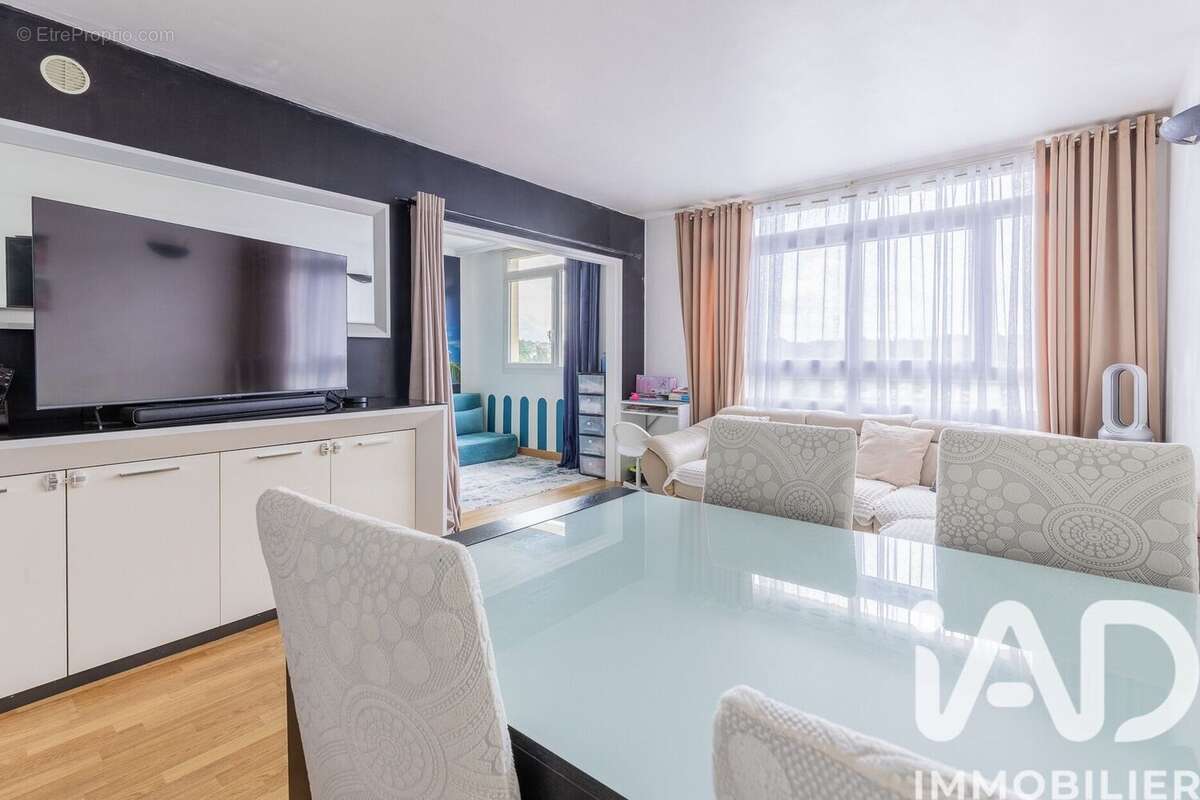 Photo 2 - Appartement à SAVIGNY-SUR-ORGE