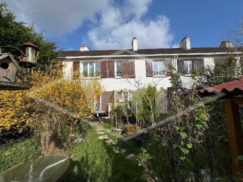 Maison à COMBS-LA-VILLE