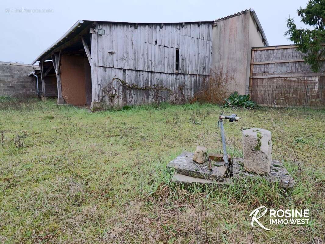 Terrain à LONGUE-JUMELLES