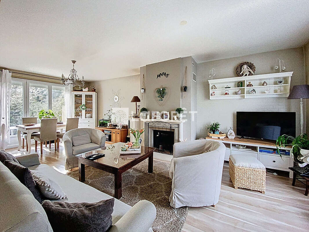 Maison à VERNEUIL-SUR-SEINE