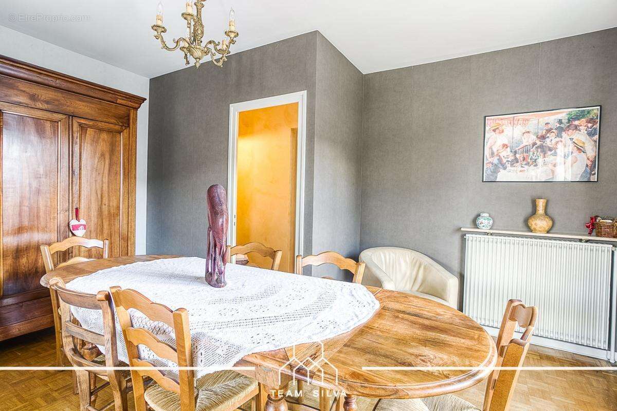 Maison à SEREZIN-DU-RHONE