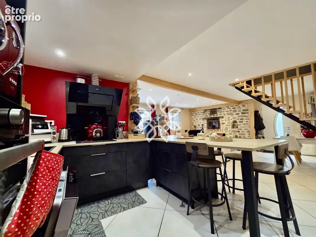 Maison de caractère entièrement restaurée avec dépendance - photo 6