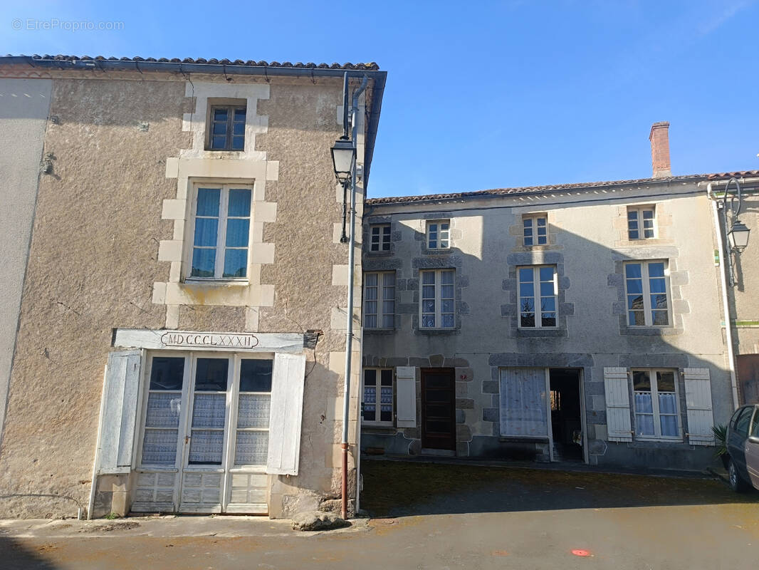 Maison à BUSSIERE-POITEVINE