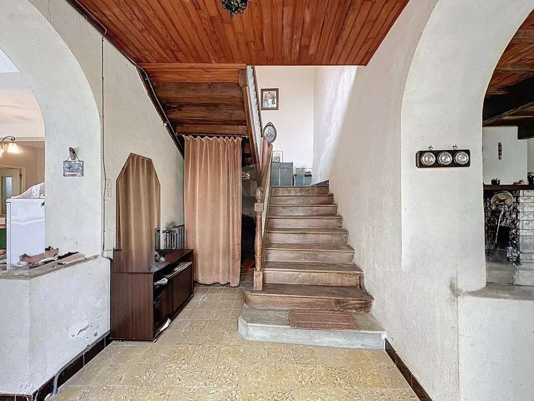 Maison à MONLEON-MAGNOAC