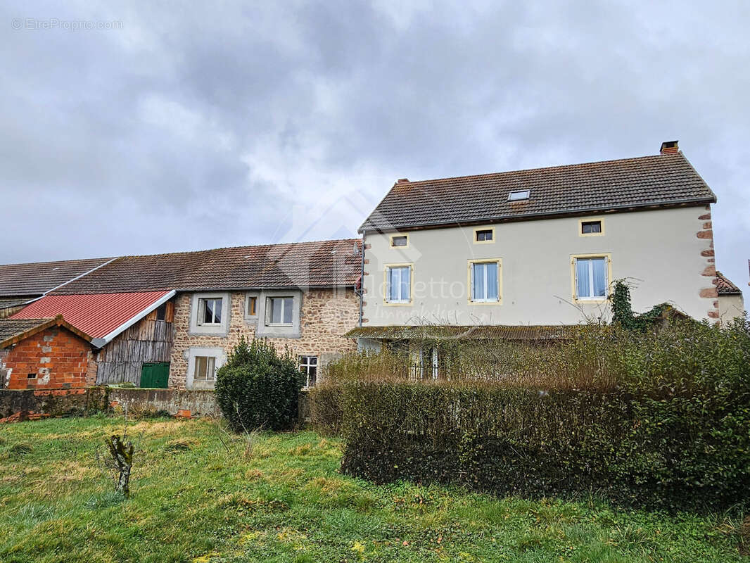 Maison à SAINT-PIERRE-LAVAL