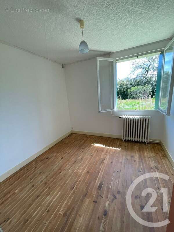 Maison à LES EGLISOTTES-ET-CHALAURES