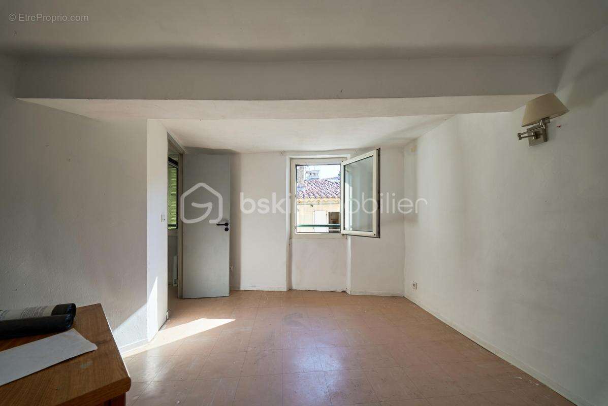 Appartement de type T3 - Le Beausset - photo 4