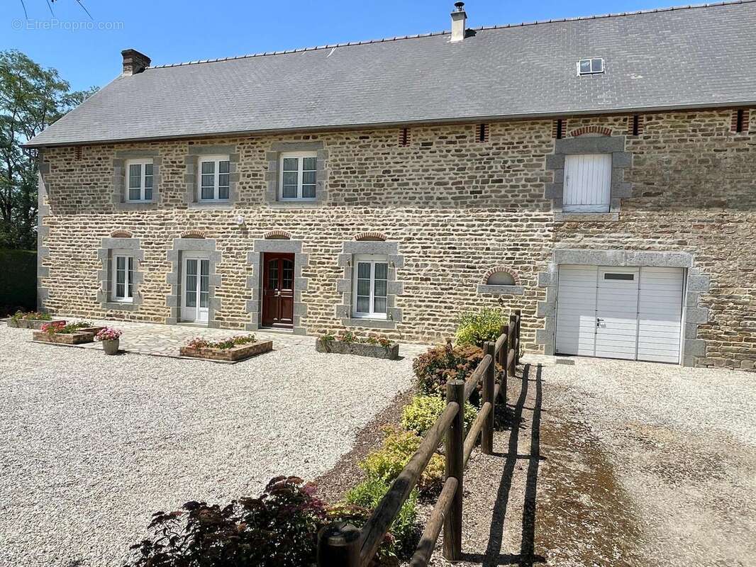 Photo 2 - Maison à ARON