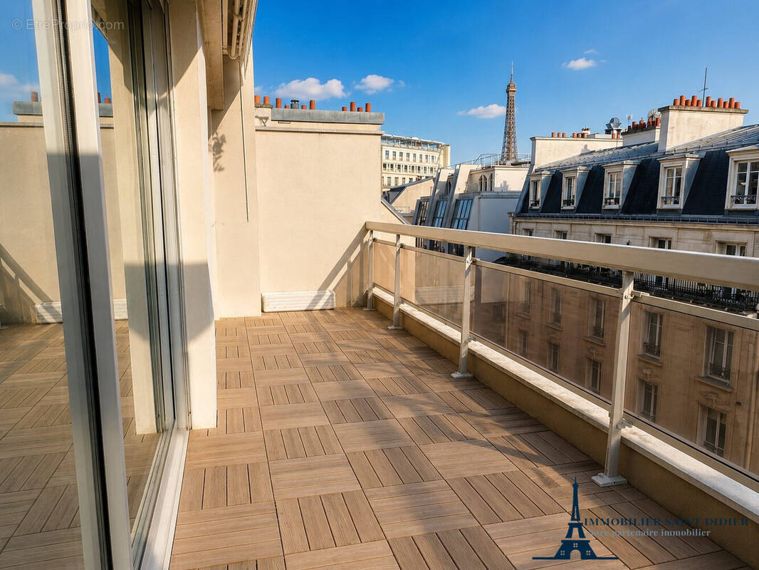 Appartement à PARIS-16E