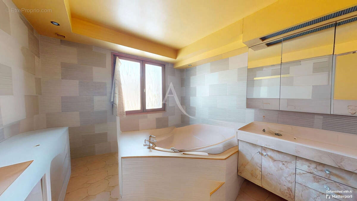 Maison à VILLENEUVE-LA-GARENNE