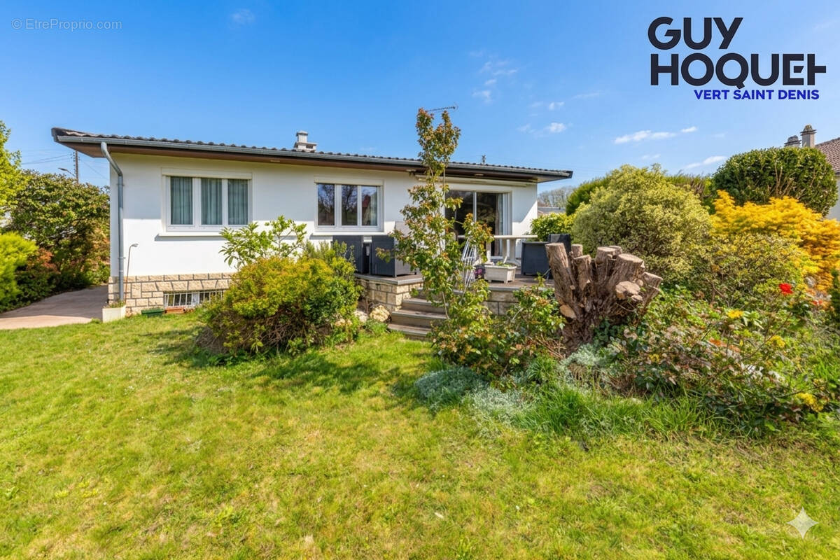 Maison à VERT-SAINT-DENIS