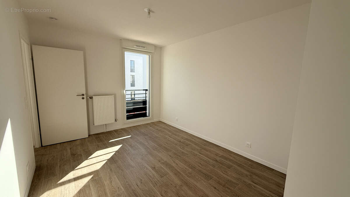 Appartement à LES CLAYES-SOUS-BOIS