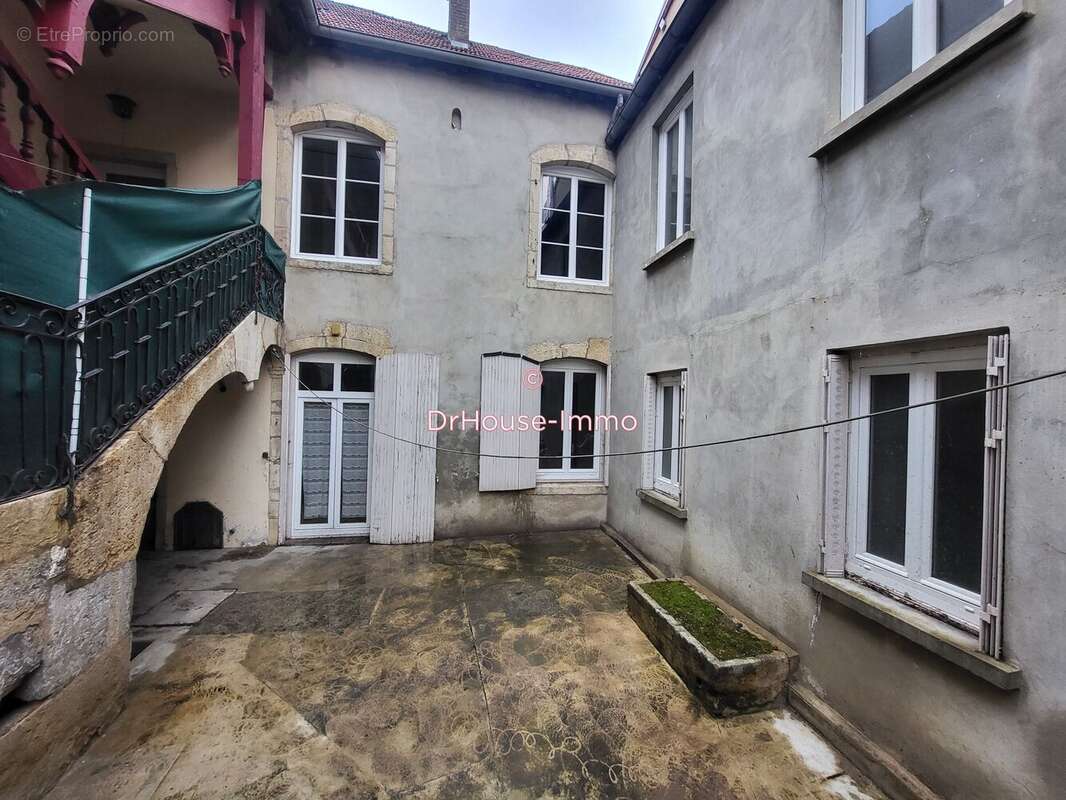 Appartement à GRAY