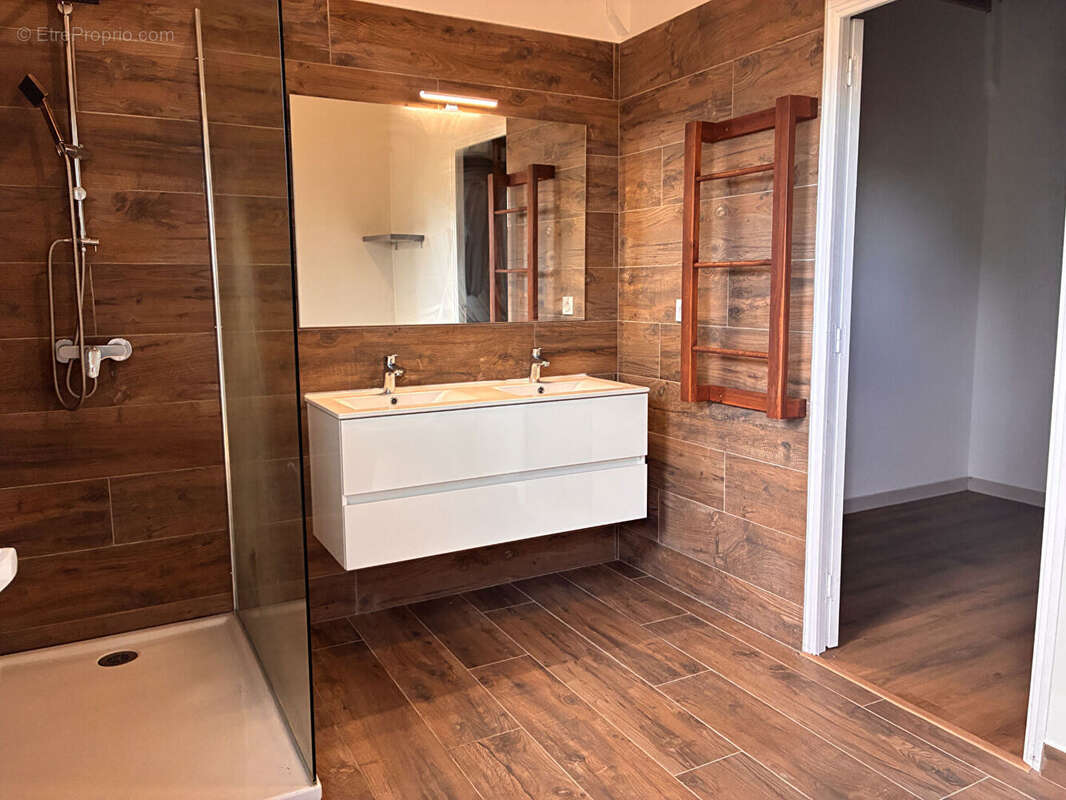 villa T5 avec piscine quartier grand fond à Saint-Leu - photo 5