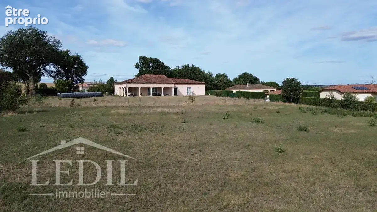 Photo Terrain à Mauvezin au prix de 65 000€