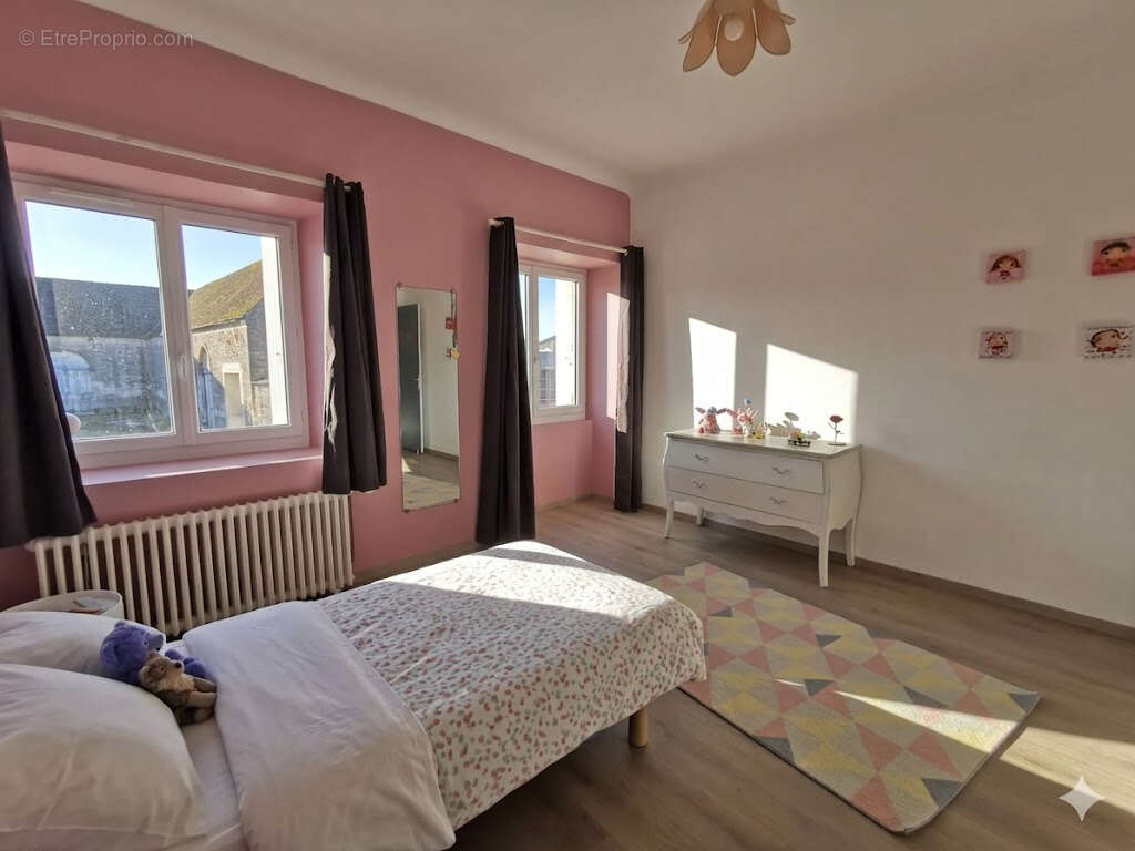 Maison à ECROSNES