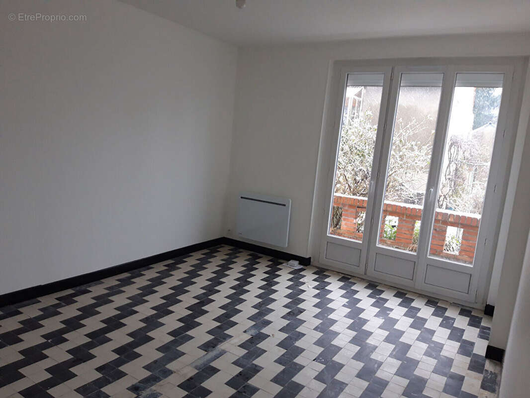 Maison à SAINT-JEAN-DE-BRAYE