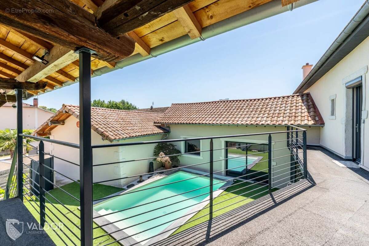 Maison à CORMORANCHE-SUR-SAONE