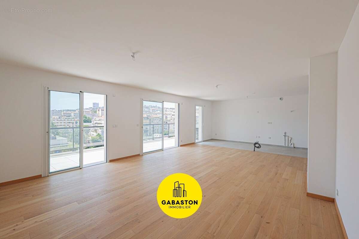 Appartement à MARSEILLE-8E