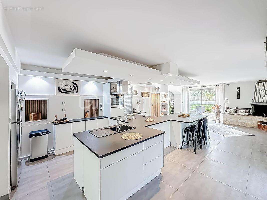 *** villa d’exception de 260 m² avec piscine – lattes (boirargues) *** - photo 6