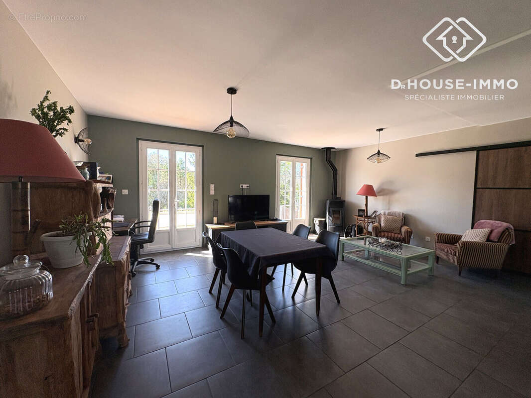 Maison à BOURDEILLES