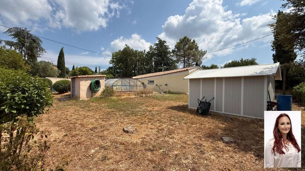 Villa plein pied grand terrain plat piscine chauffée - Brignoles quartier du Pin - photo 11