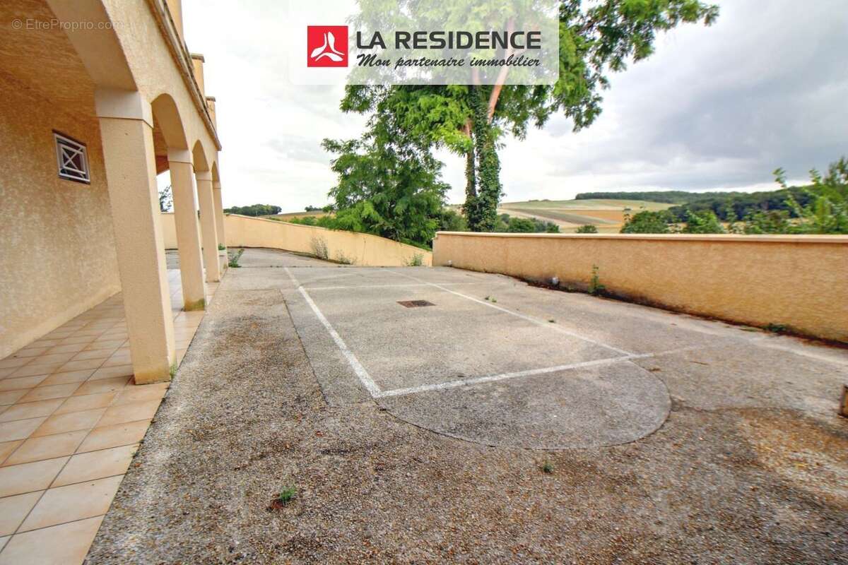 Appartement à JOUY-MAUVOISIN