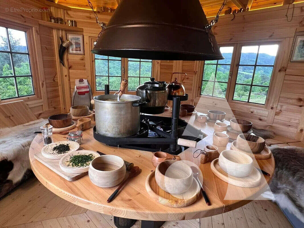 Maison à SAINT-APOLLINAIRE-DE-RIAS