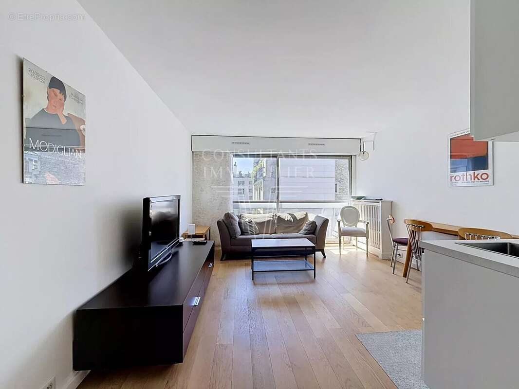 Appartement à PARIS-17E