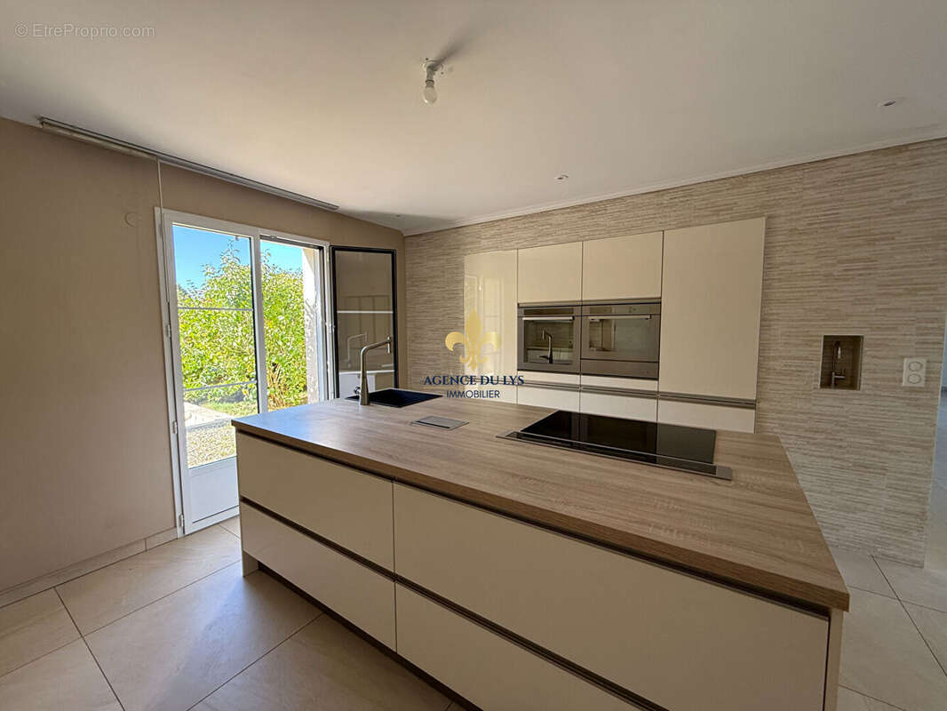 Maison à MORTEFONTAINE