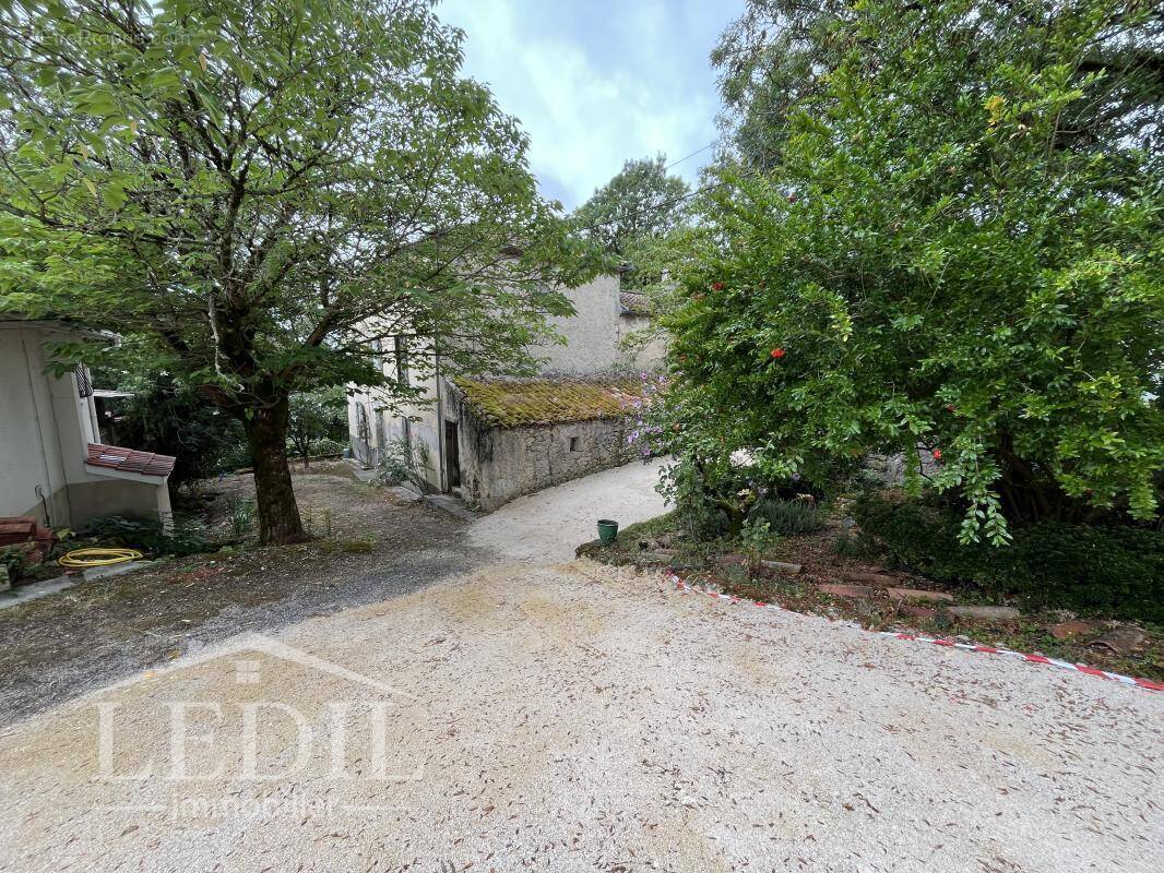 Maison à MONCRABEAU