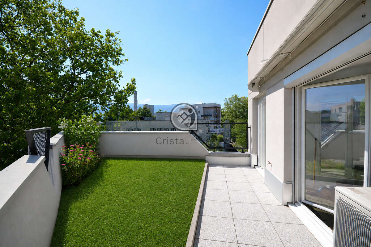 Appartement à SAINT-MARTIN-D'HERES