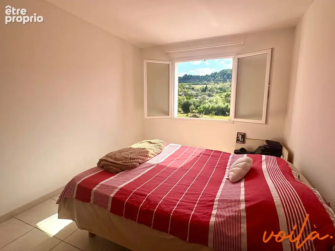 Maison plain pieds - 2 chambres- garage - vaste terrain - photo 7