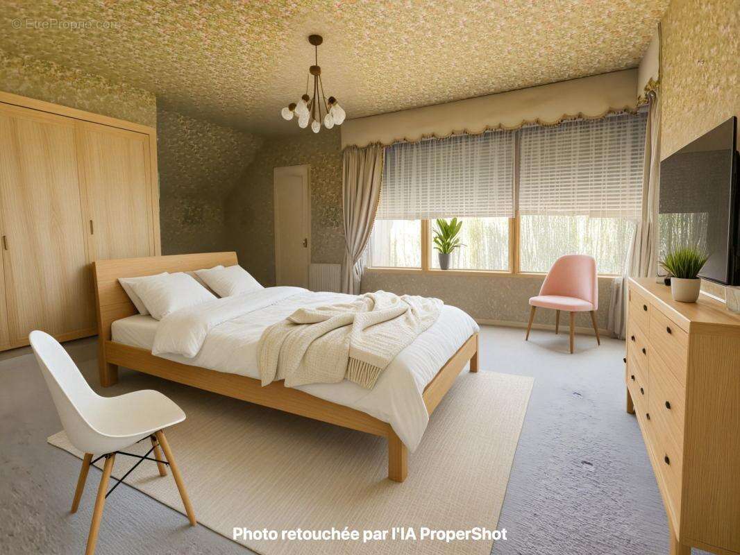  Un cadre de vie privilégié Édifiée sur un terrain de plus de 6 780 m², entièrement clos et paysager, cette propriété vous garan - photo 8