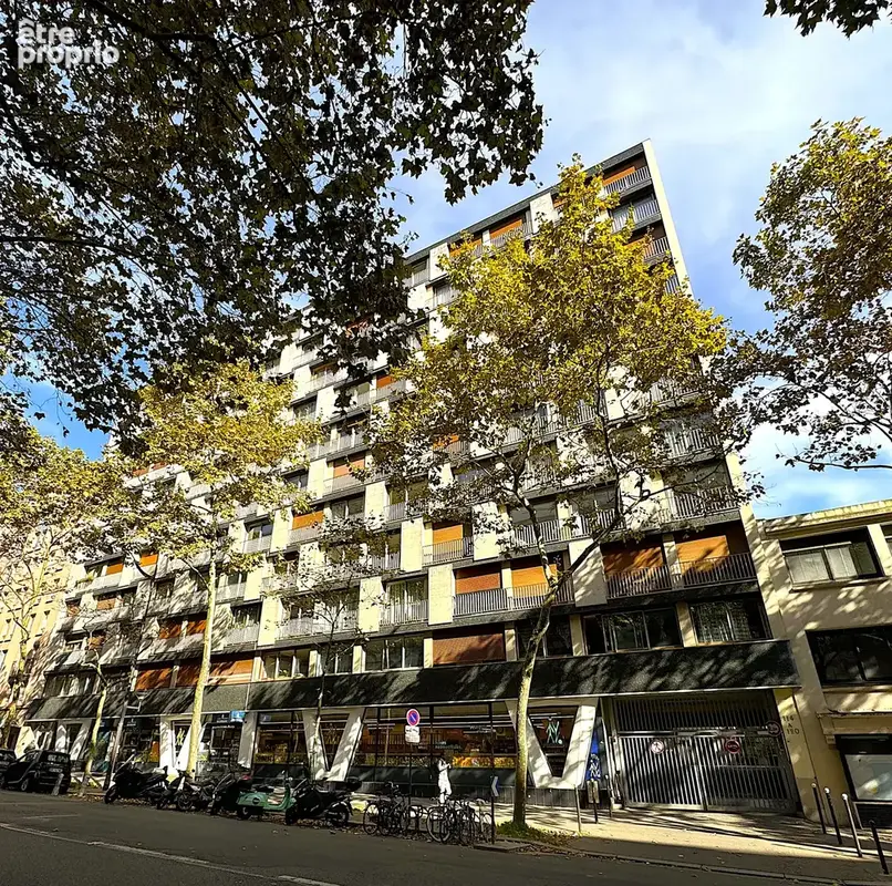 Double box avenue Philippe Auguste d'environ 26m2 - photo 1