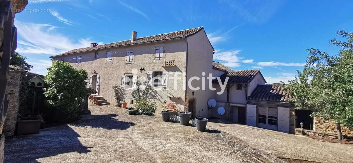 Maison 678 m² à Saint-Marcel-Campes  - photo 2