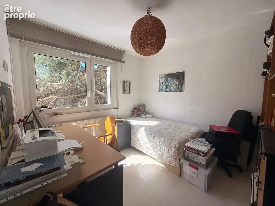 À vendre   Duplex rare de 169 m2 avec deux espaces de vie, balcons et trois stationnements   Saint-Louis - photo 4