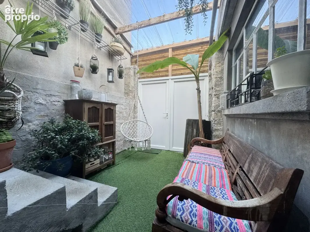 Jolie maison de ville avec 5 chambres, terrasse et stationnement privatif ! - photo 9