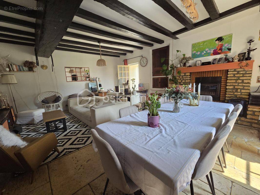 Maison à LIMALONGES