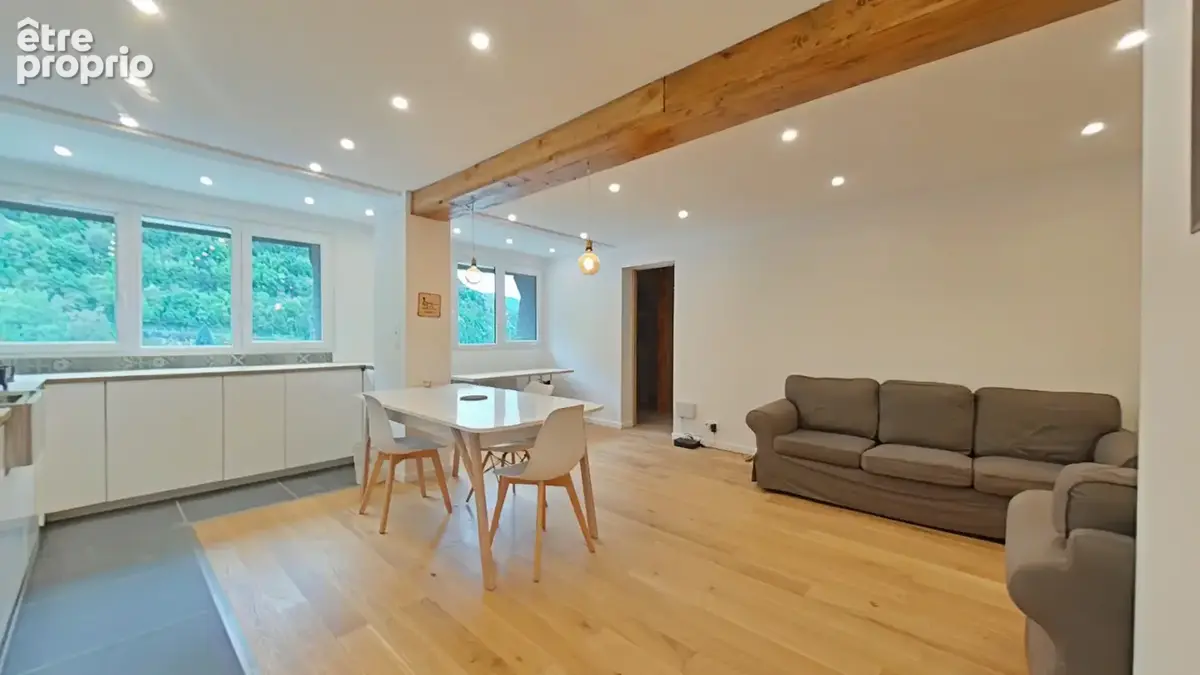 Appartement type T4, grand, rénové  et lumineux. - photo 2