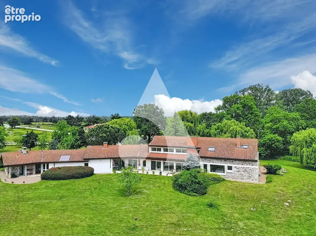 Demeure de prestige à 5 minutes de Montrond-les-Bains de 6 pièce(s) 420 m² - photo 4
