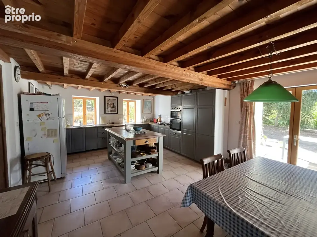 Propriete renovee avec plus de 25 hectares - photo 9