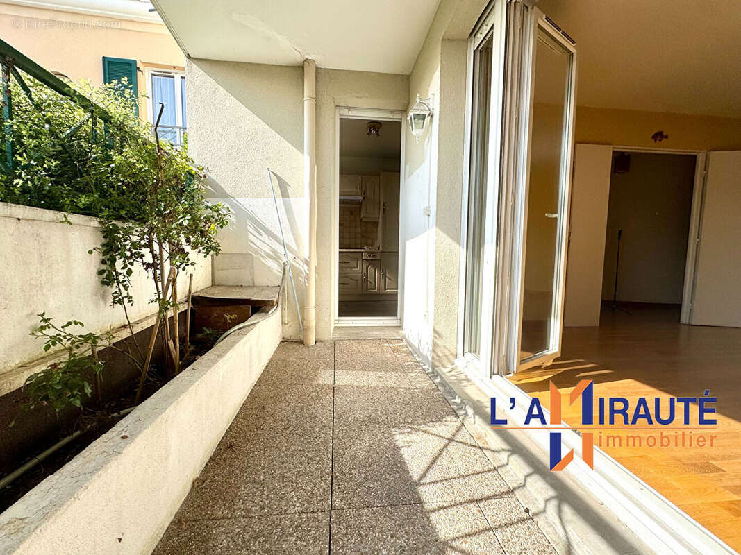 Appartement à HOUILLES